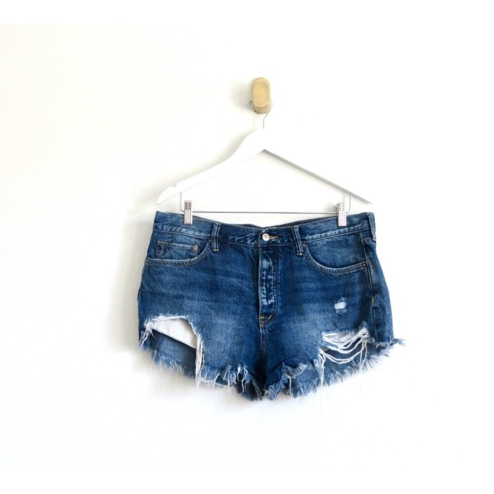 NEW! We the Free Distressed High Waist Cutoff Button Fly Denim Jean Shorts SZ 31
